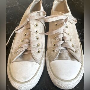 Women’s Converse beige